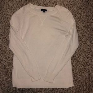 White gap sweater